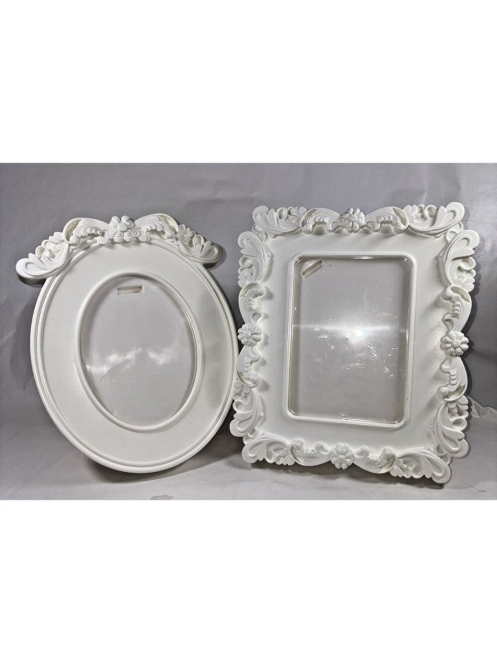 IKEA KVILL Picture Frames White Helena Svenson Oval & Rectangle  5 x 7 Set of 2